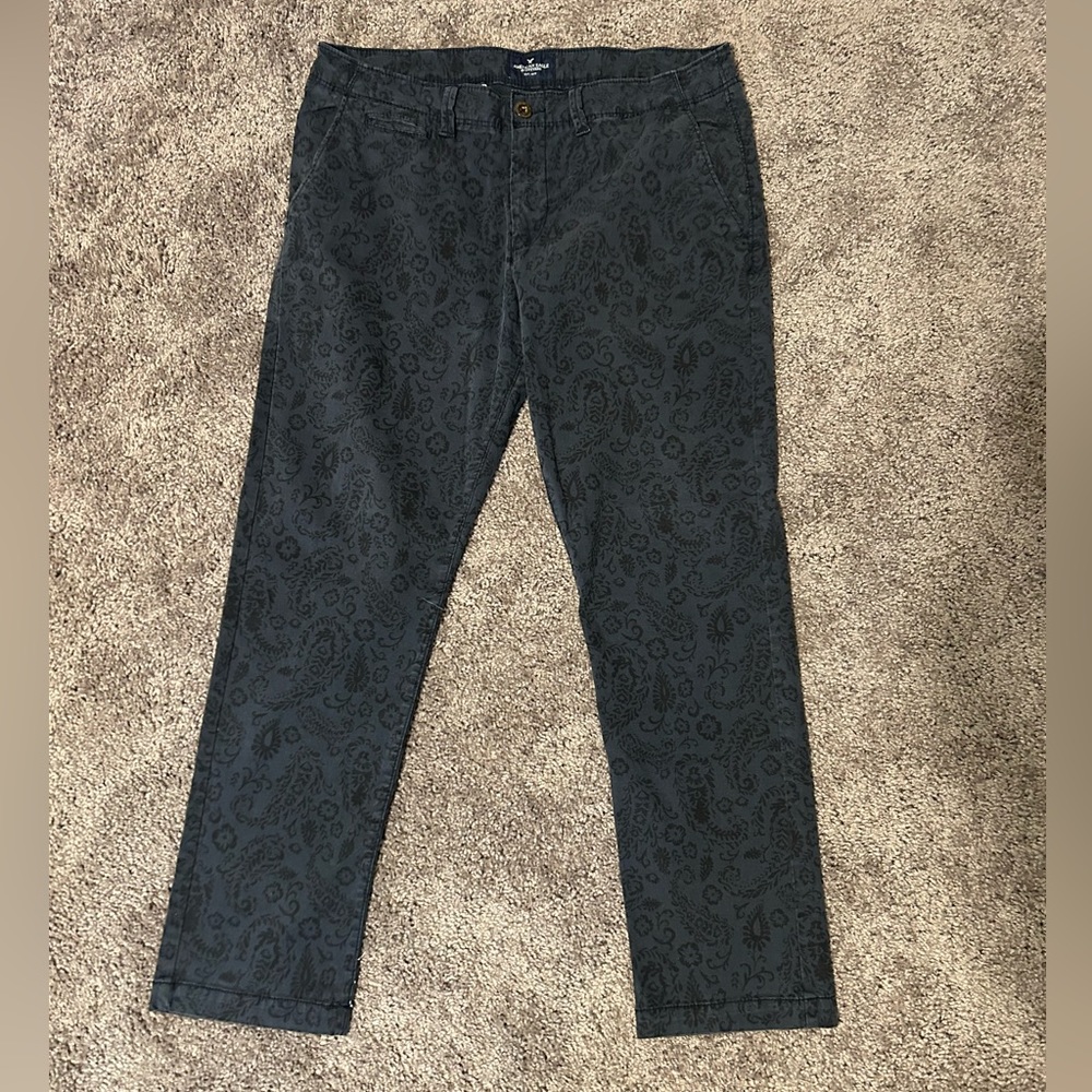 American Eagle‎ outfitters men’s pants size 36/30 navy blue with cool design.